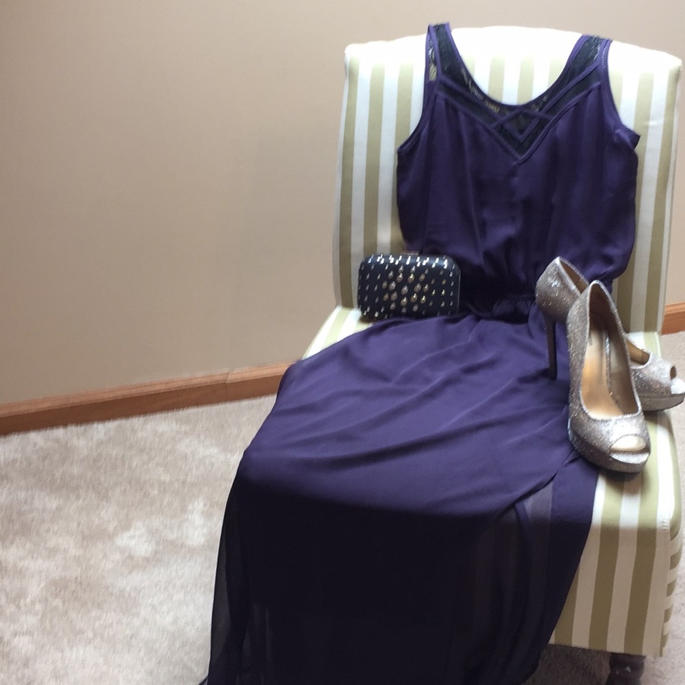 ❤️NEW Listing❤️ Express Plum Sleeveless Maxi Dress